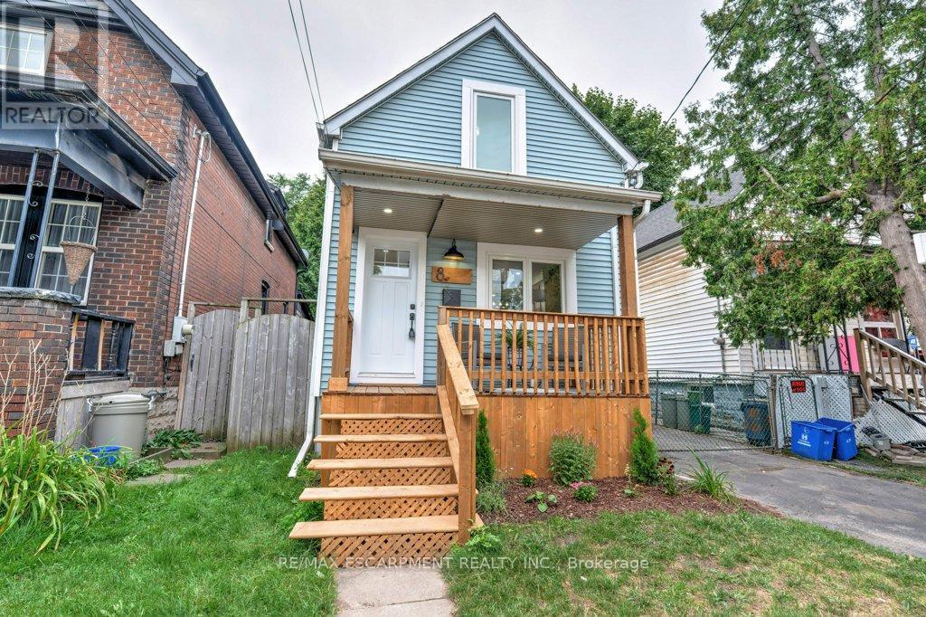 8 WHITFIELD AVENUE, Hamilton, Ontario
