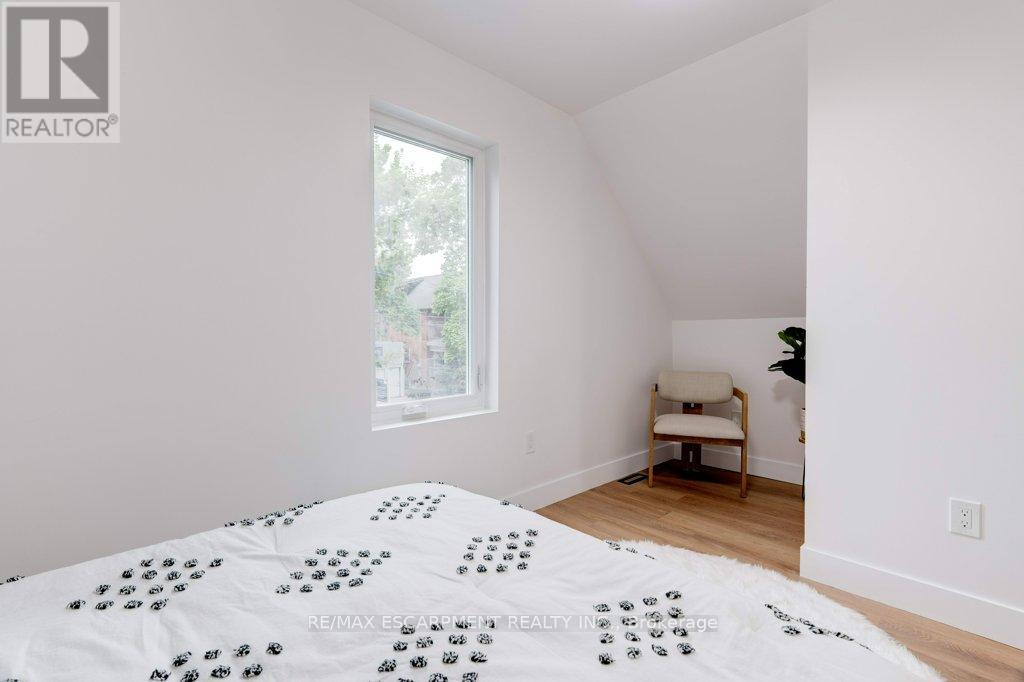 8 Whitfield Avenue, Hamilton, Ontario  L8L 4B4 - Photo 27 - X12428236