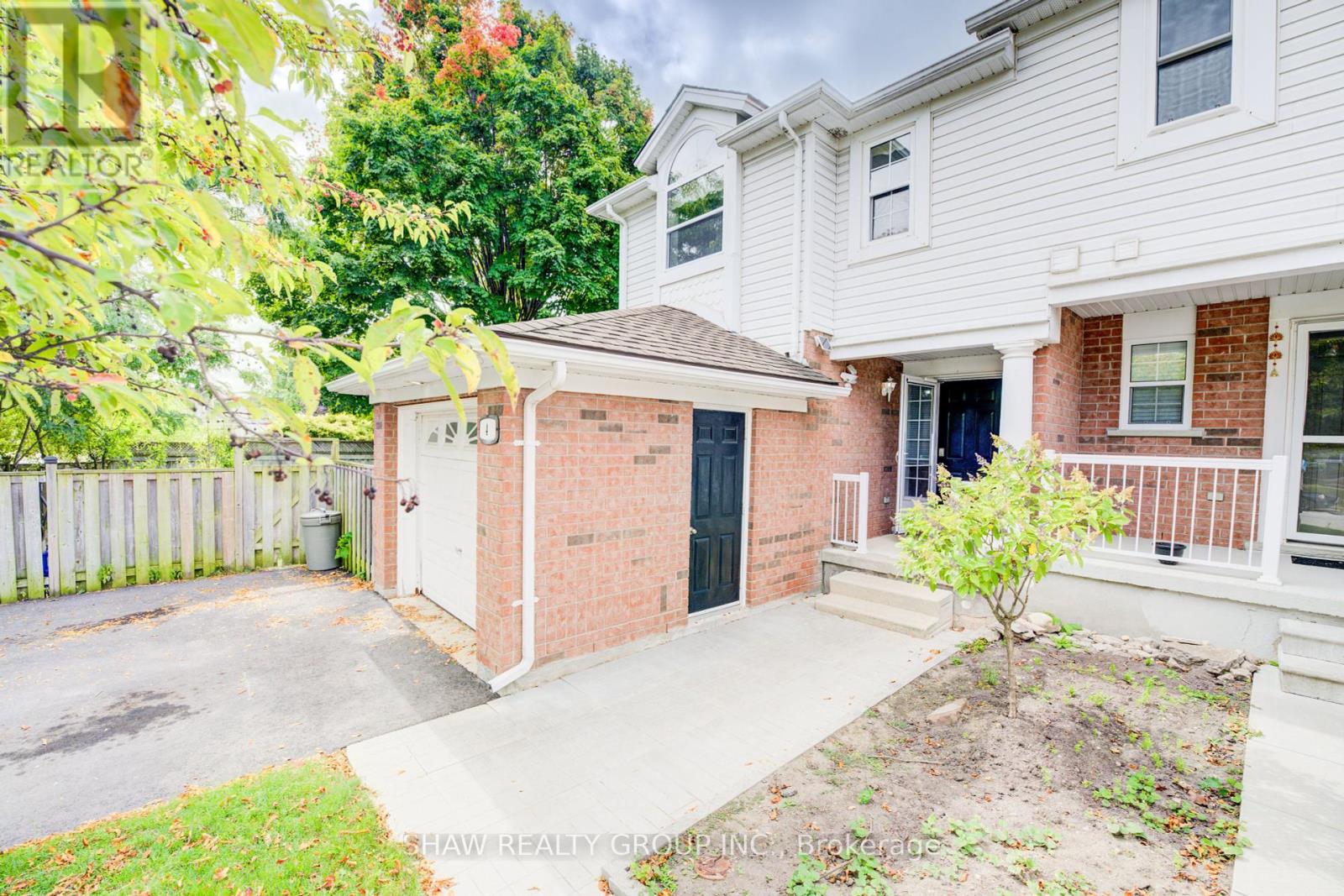 4 King William Court, Cambridge, Ontario  N3C 4J2 - Photo 3 - X12428302