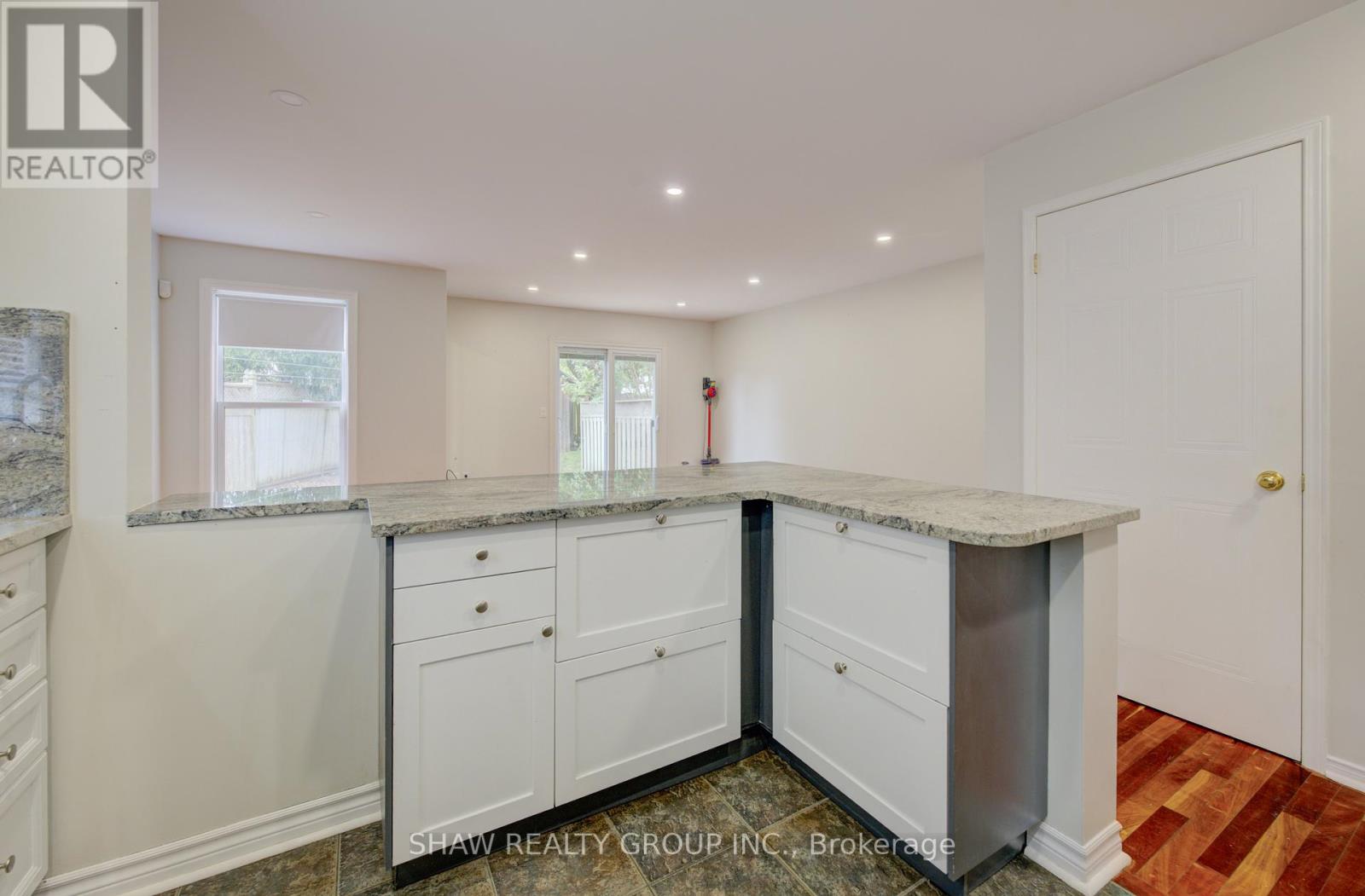 4 King William Court, Cambridge, Ontario  N3C 4J2 - Photo 8 - X12428302