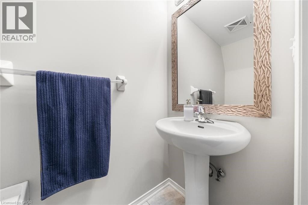 2551 Sixth Line Unit# 3, Oakville, Ontario  L6H 0H7 - Photo 14 - 40773124