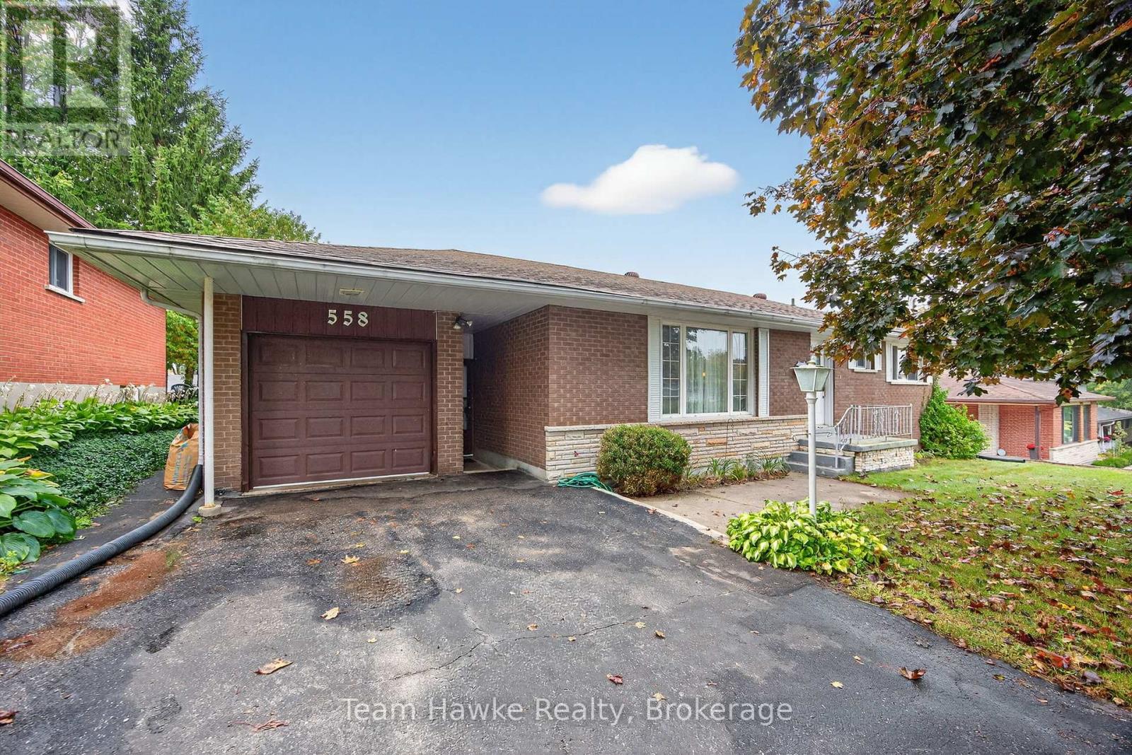 558 RUSSELL STREET, Midland, Ontario