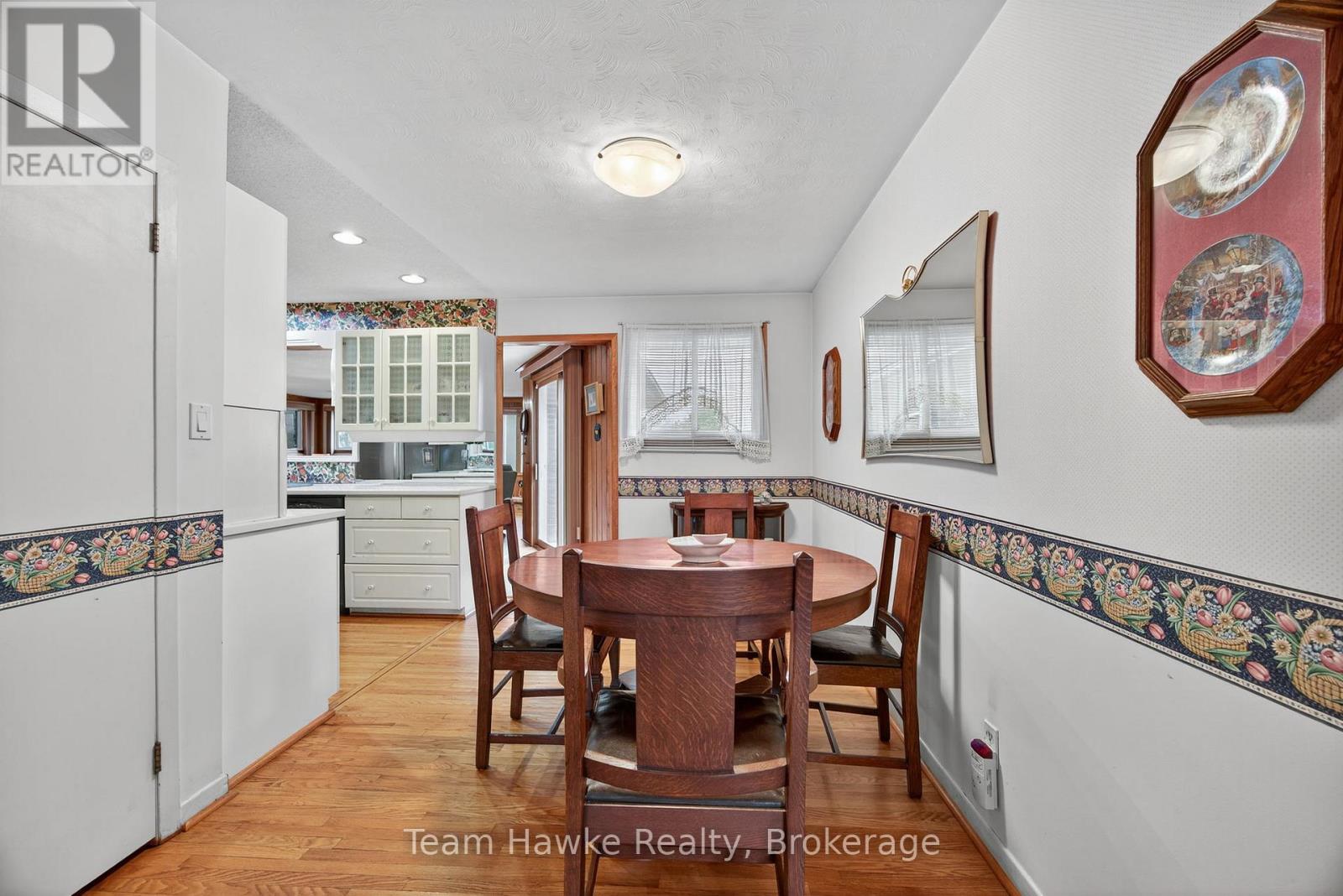 558 Russell Street, Midland, Ontario  L4R 3B6 - Photo 12 - S12428476