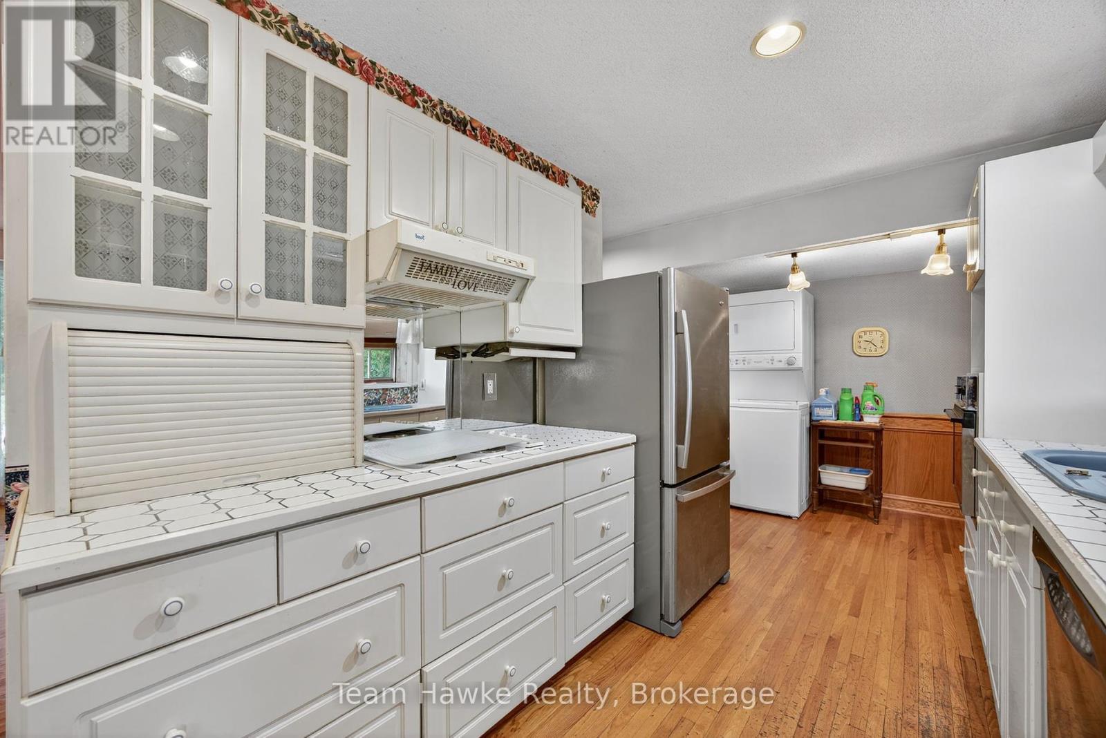 558 Russell Street, Midland, Ontario  L4R 3B6 - Photo 15 - S12428476