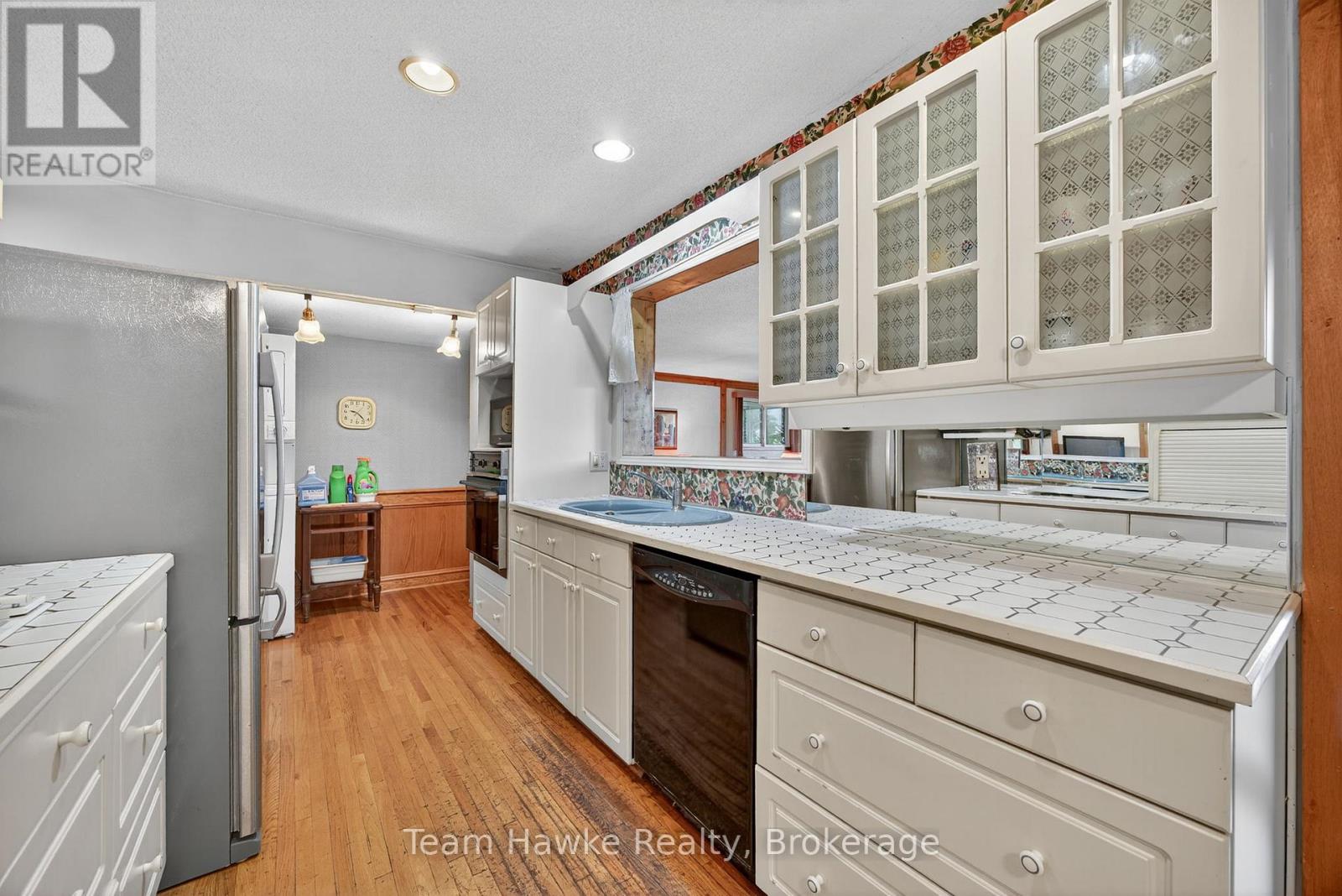 558 Russell Street, Midland, Ontario  L4R 3B6 - Photo 17 - S12428476