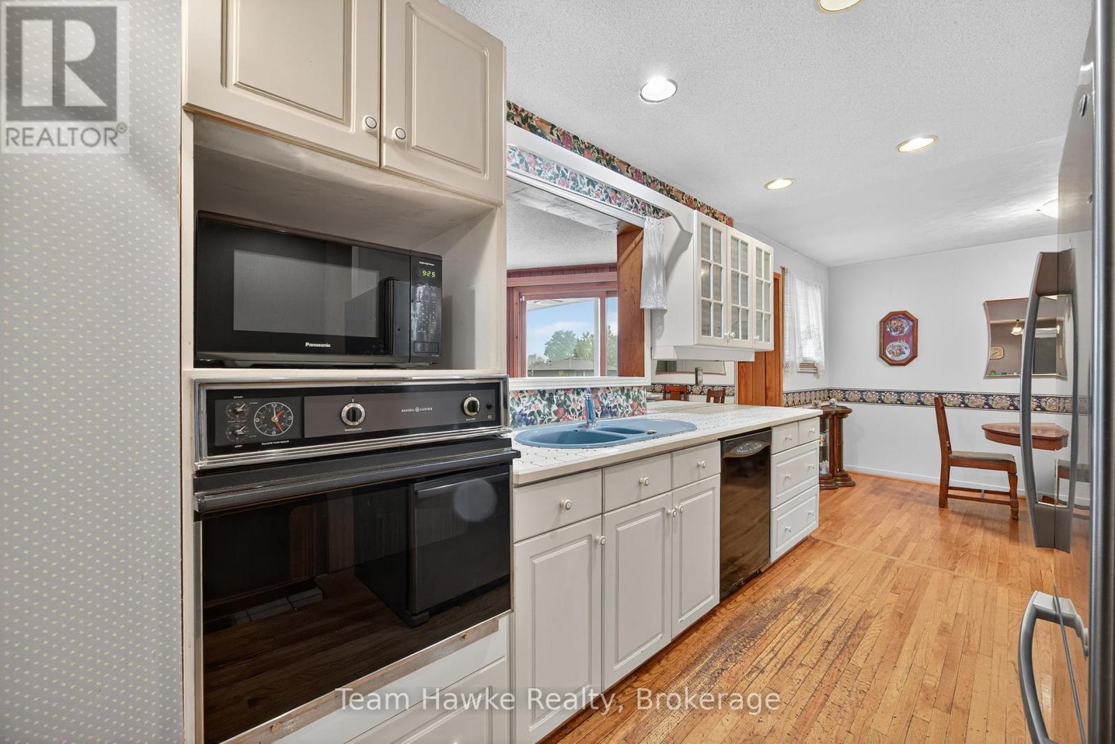 558 Russell Street, Midland, Ontario  L4R 3B6 - Photo 18 - S12428476