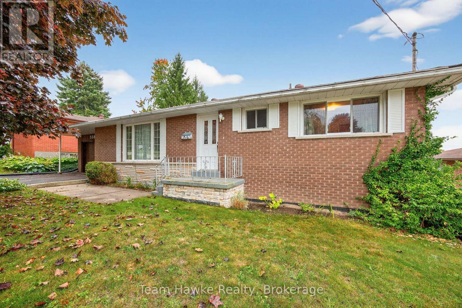 558 Russell Street, Midland, Ontario  L4R 3B6 - Photo 4 - S12428476