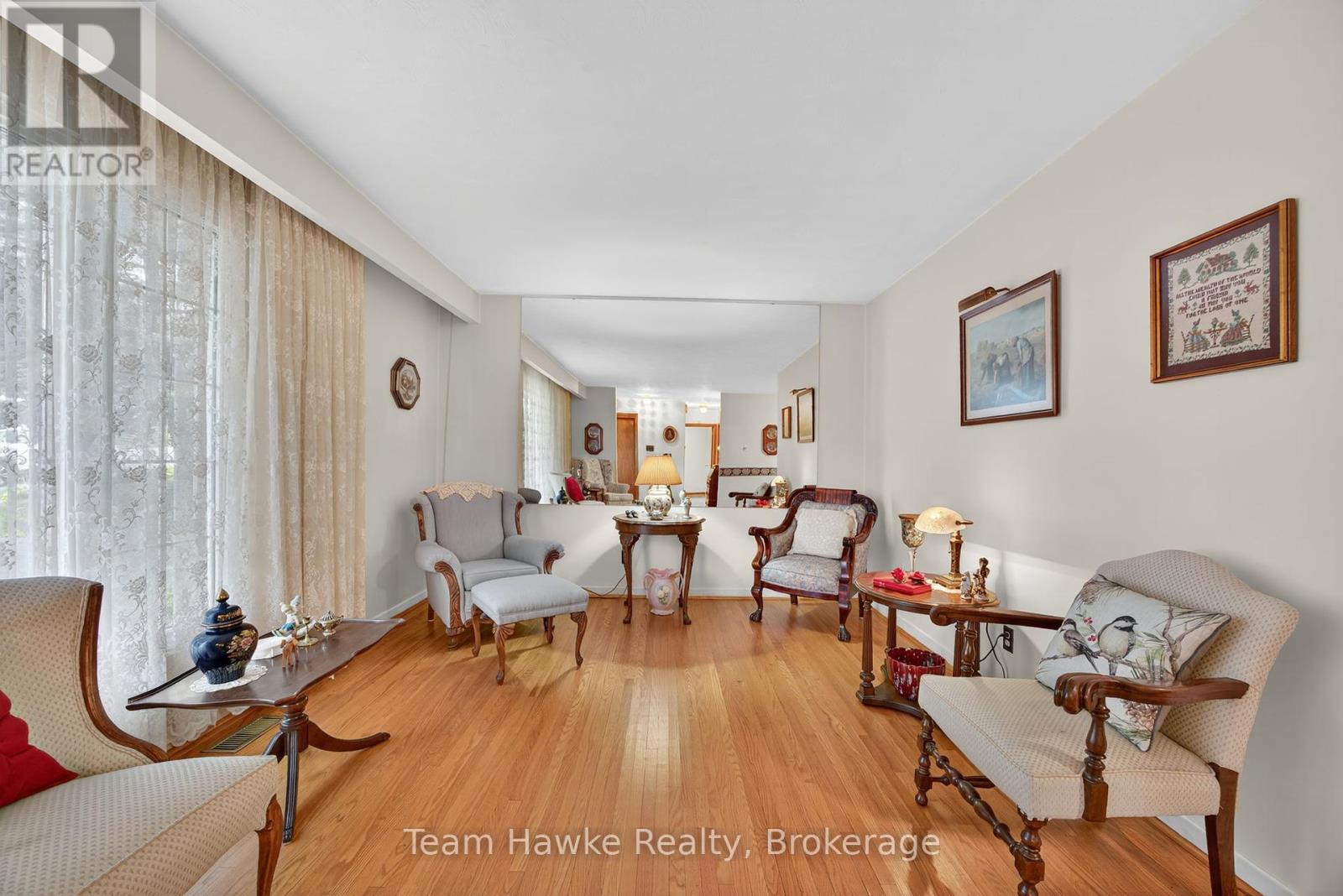558 Russell Street, Midland, Ontario  L4R 3B6 - Photo 8 - S12428476