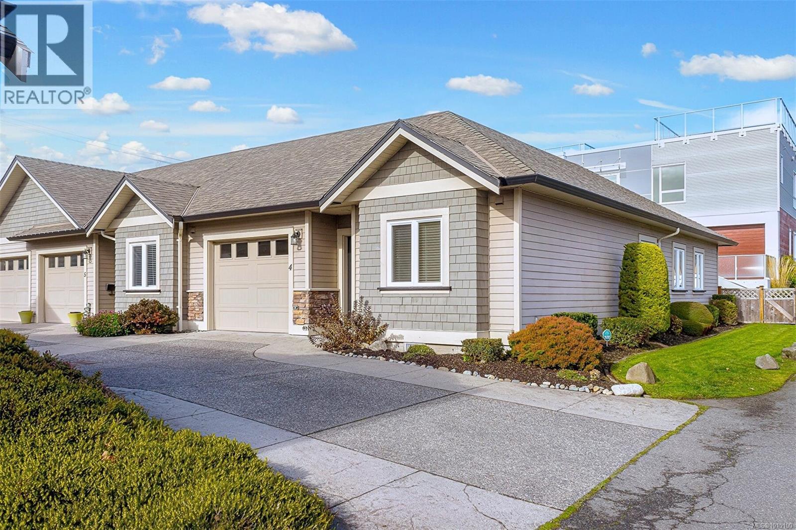4 9625 Fifth St, Sidney, British Columbia