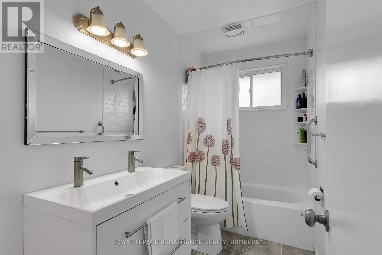 64 Michael Grass Crescent, Kingston, Ontario  K7M 2W3 - Photo 15 - X12428517