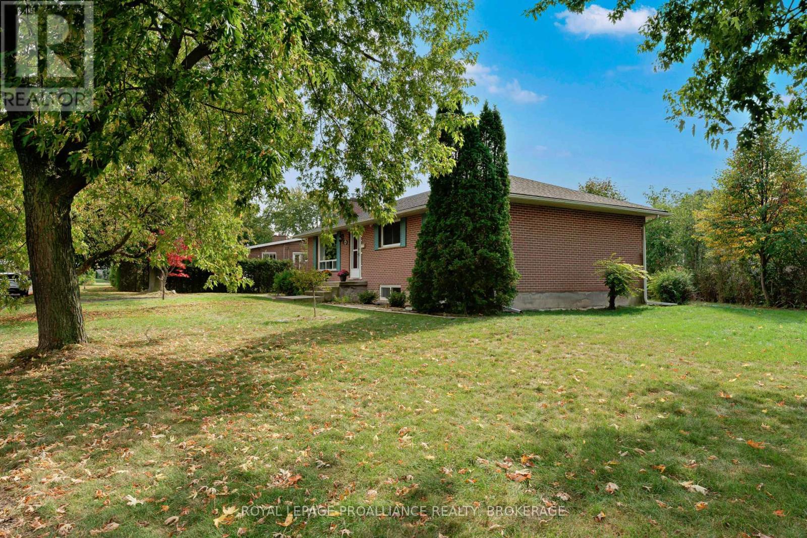 64 Michael Grass Crescent, Kingston, Ontario  K7M 2W3 - Photo 3 - X12428517