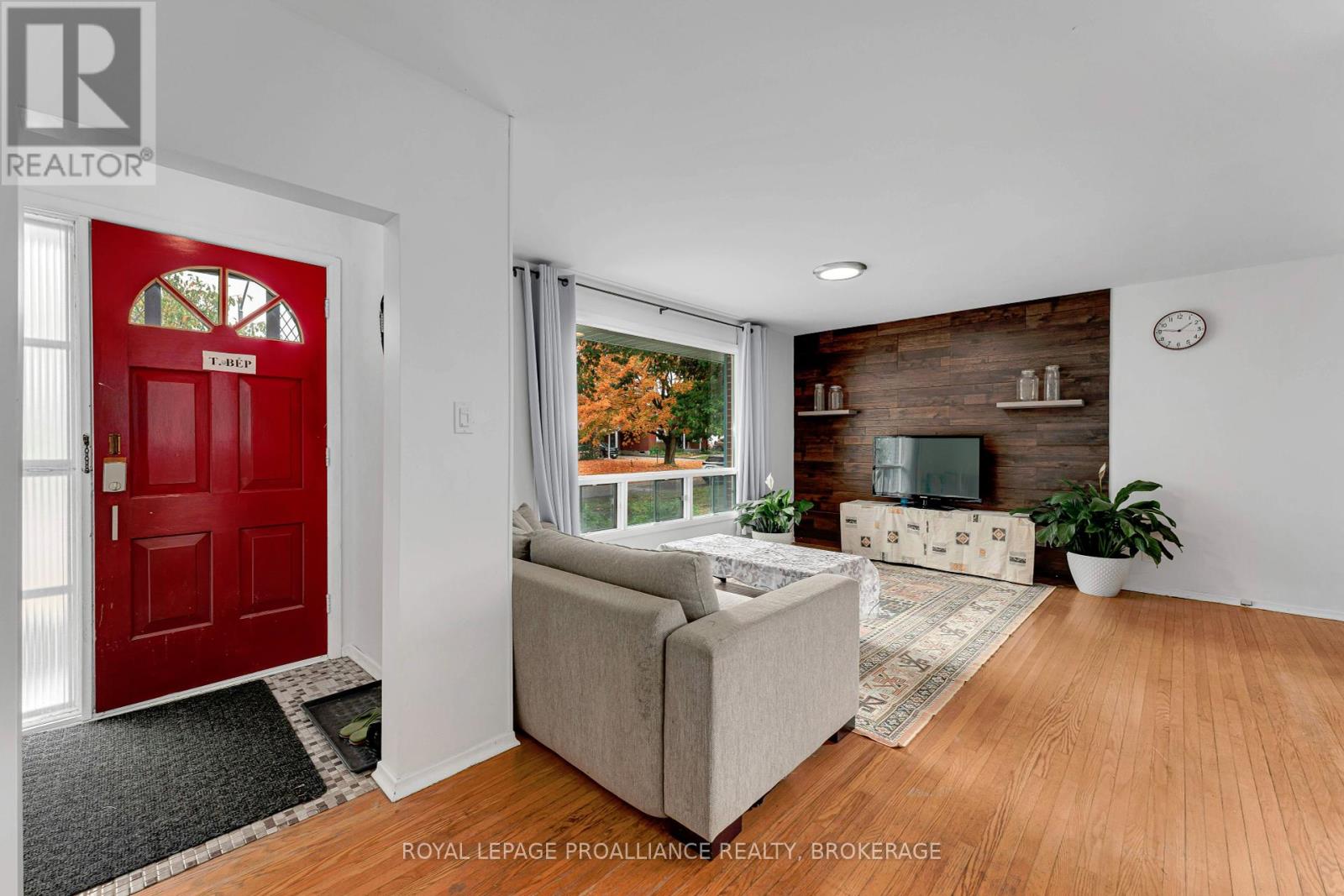 64 Michael Grass Crescent, Kingston, Ontario  K7M 2W3 - Photo 5 - X12428517