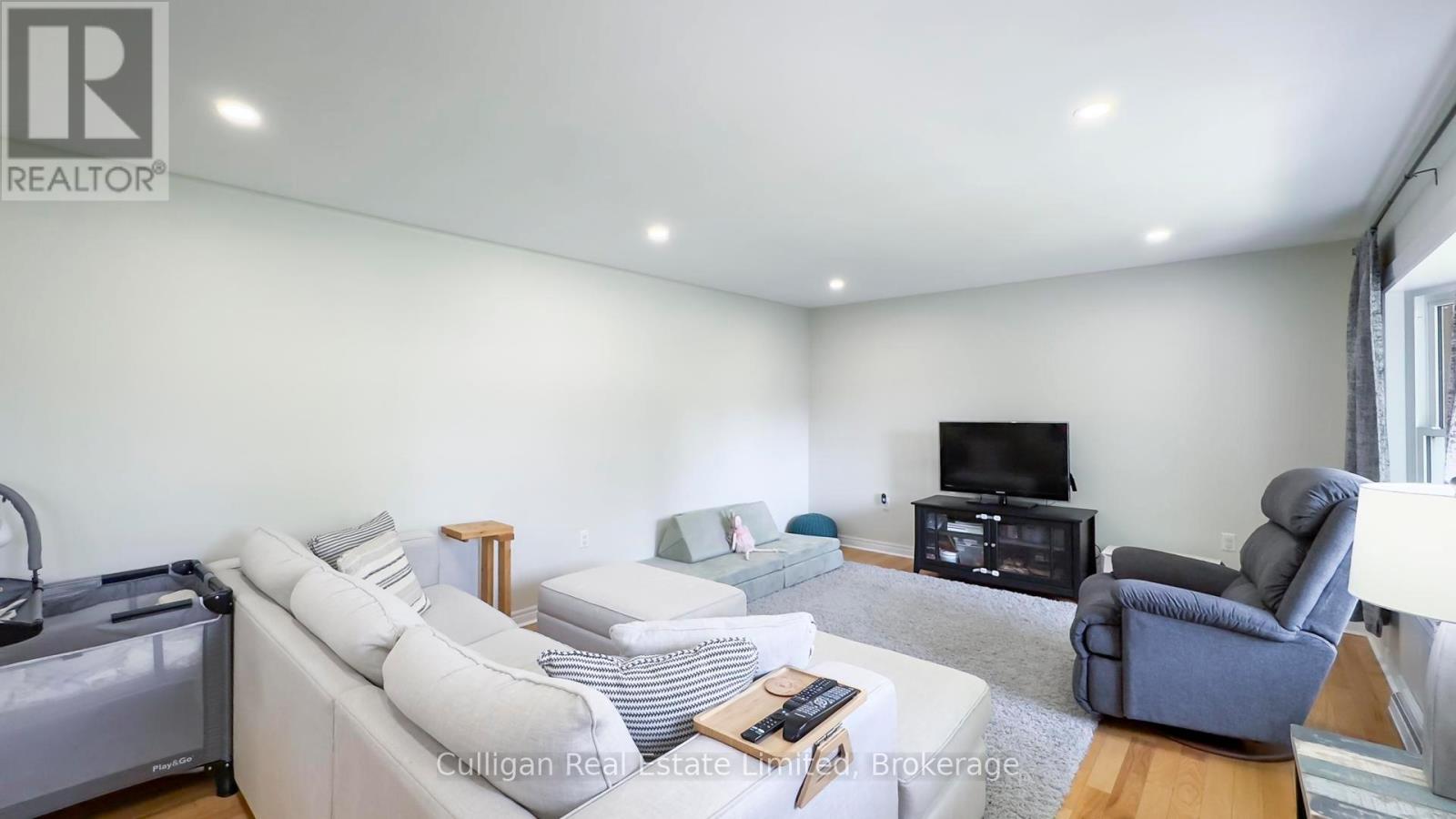 238 St. Andrew Street, West Perth, Ontario  N0K 1N0 - Photo 6 - X12428474