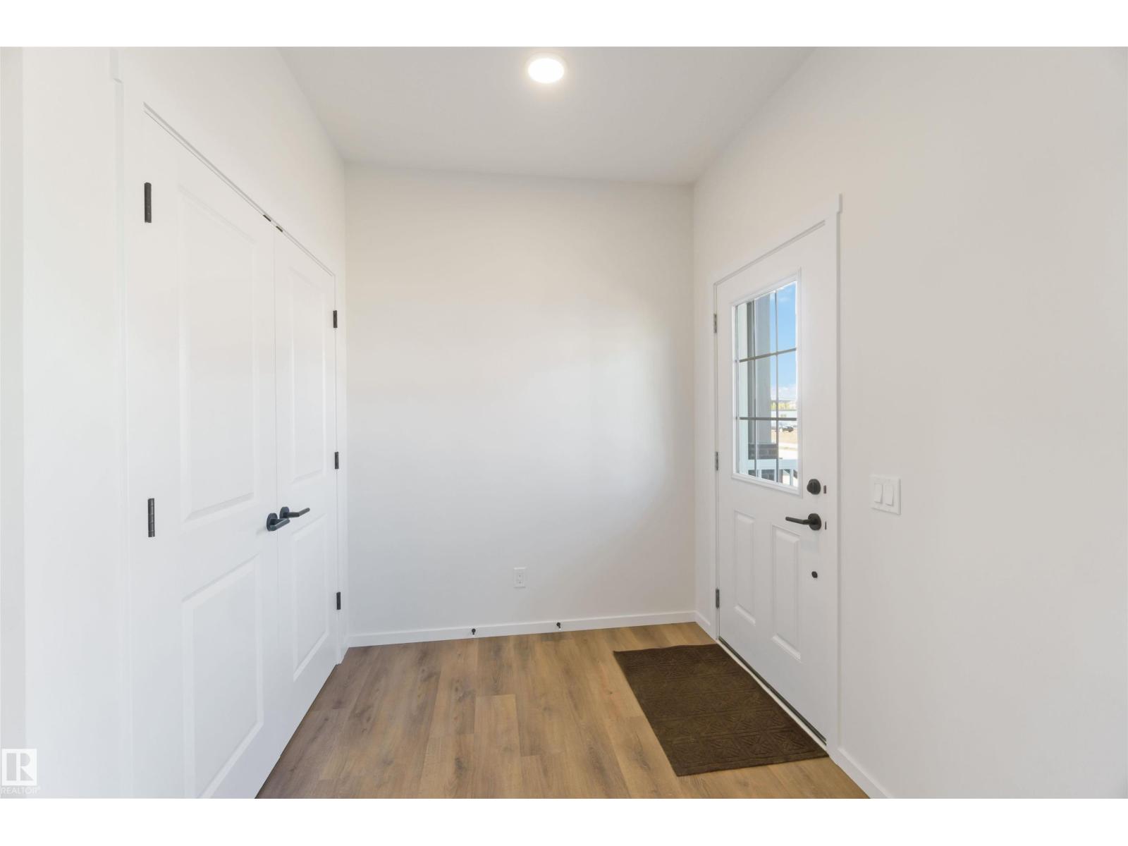 1239 Cristall Wy Sw, Edmonton, Alberta  T6W 5T1 - Photo 2 - E4459102