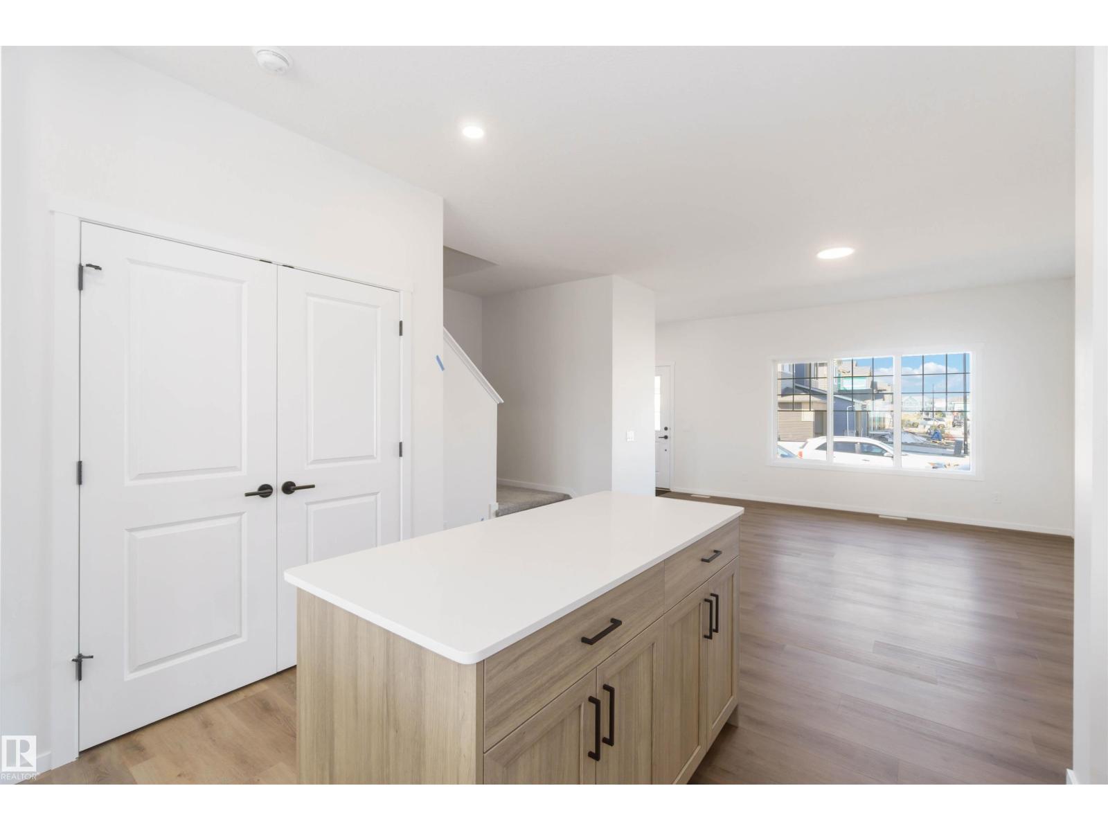 1239 Cristall Wy Sw, Edmonton, Alberta  T6W 5T1 - Photo 7 - E4459102