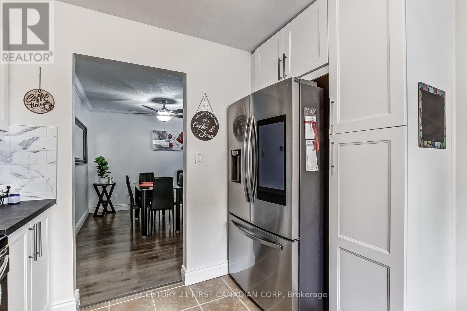 164 Clara Crescent, London South, Ontario  N6E 3G8 - Photo 11 - X12428436