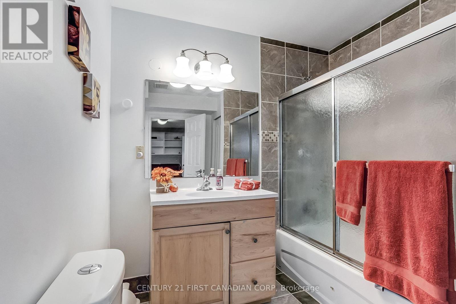 164 Clara Crescent, London South, Ontario  N6E 3G8 - Photo 24 - X12428436