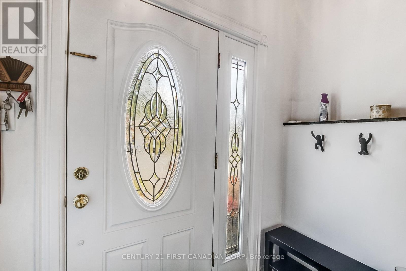 164 Clara Crescent, London South, Ontario  N6E 3G8 - Photo 4 - X12428436