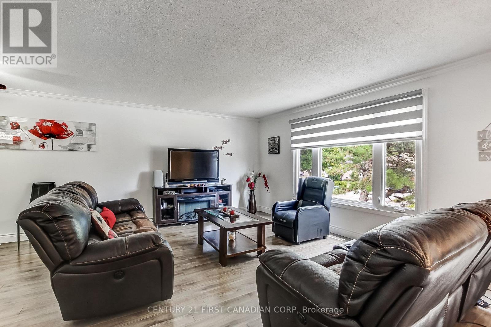 164 Clara Crescent, London South, Ontario  N6E 3G8 - Photo 6 - X12428436