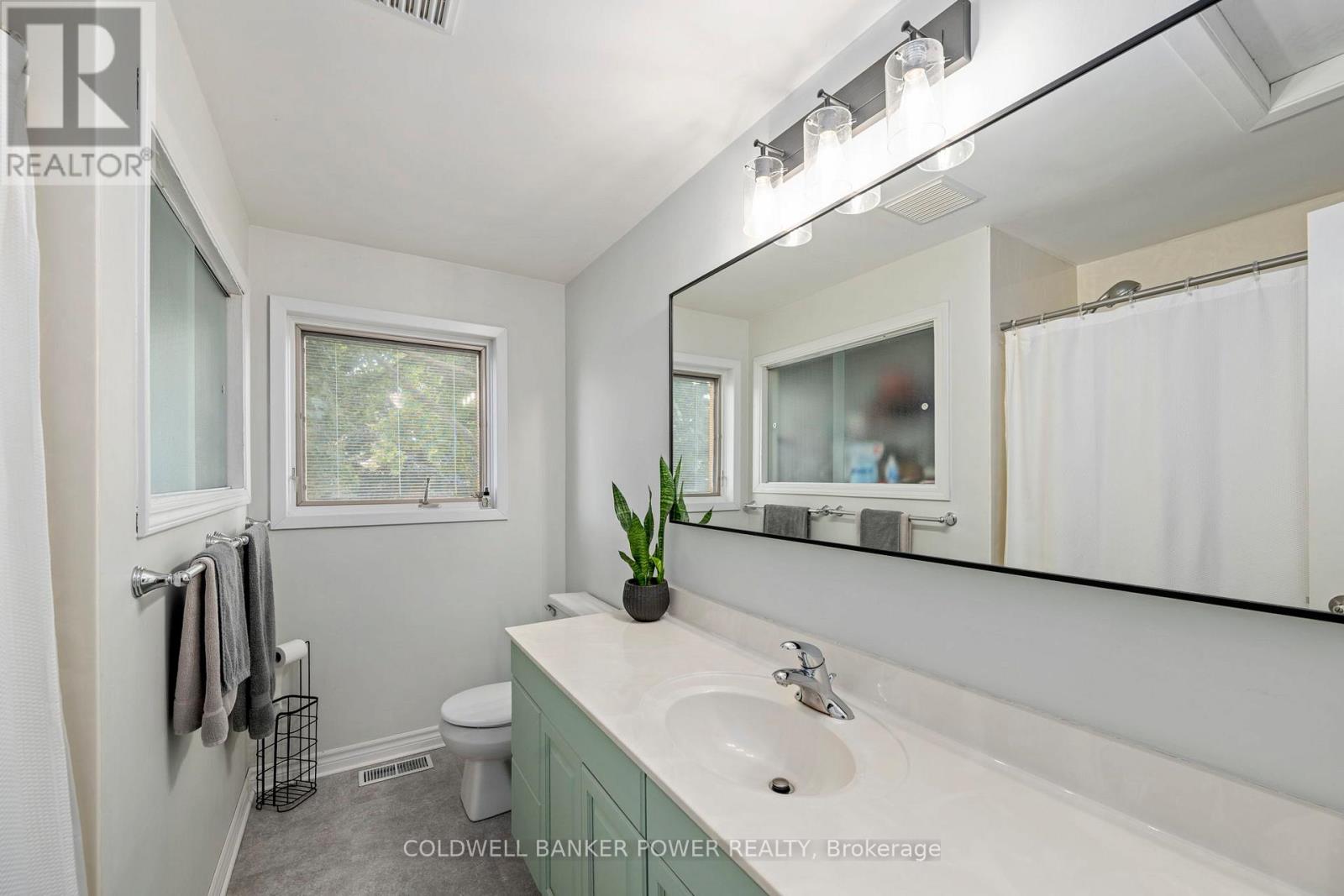 170 Eva Street, Thames Centre, Ontario  N0L 1G0 - Photo 10 - X12428568