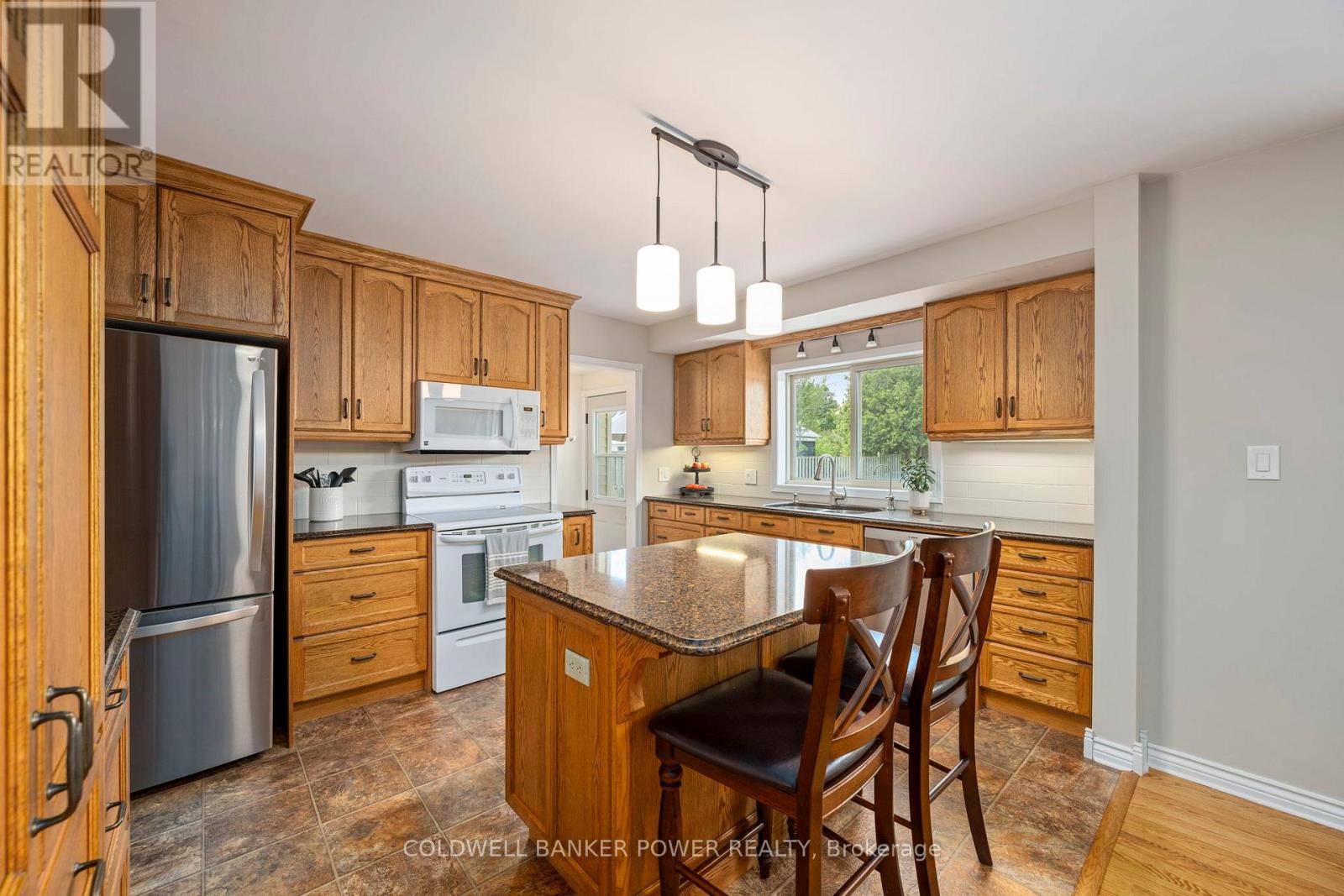 170 Eva Street, Thames Centre, Ontario  N0L 1G0 - Photo 7 - X12428568
