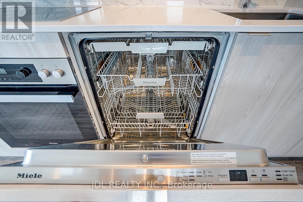 5103 - 138 Downes Street, Toronto, Ontario  M5E 0E4 - Photo 12 - C12428396