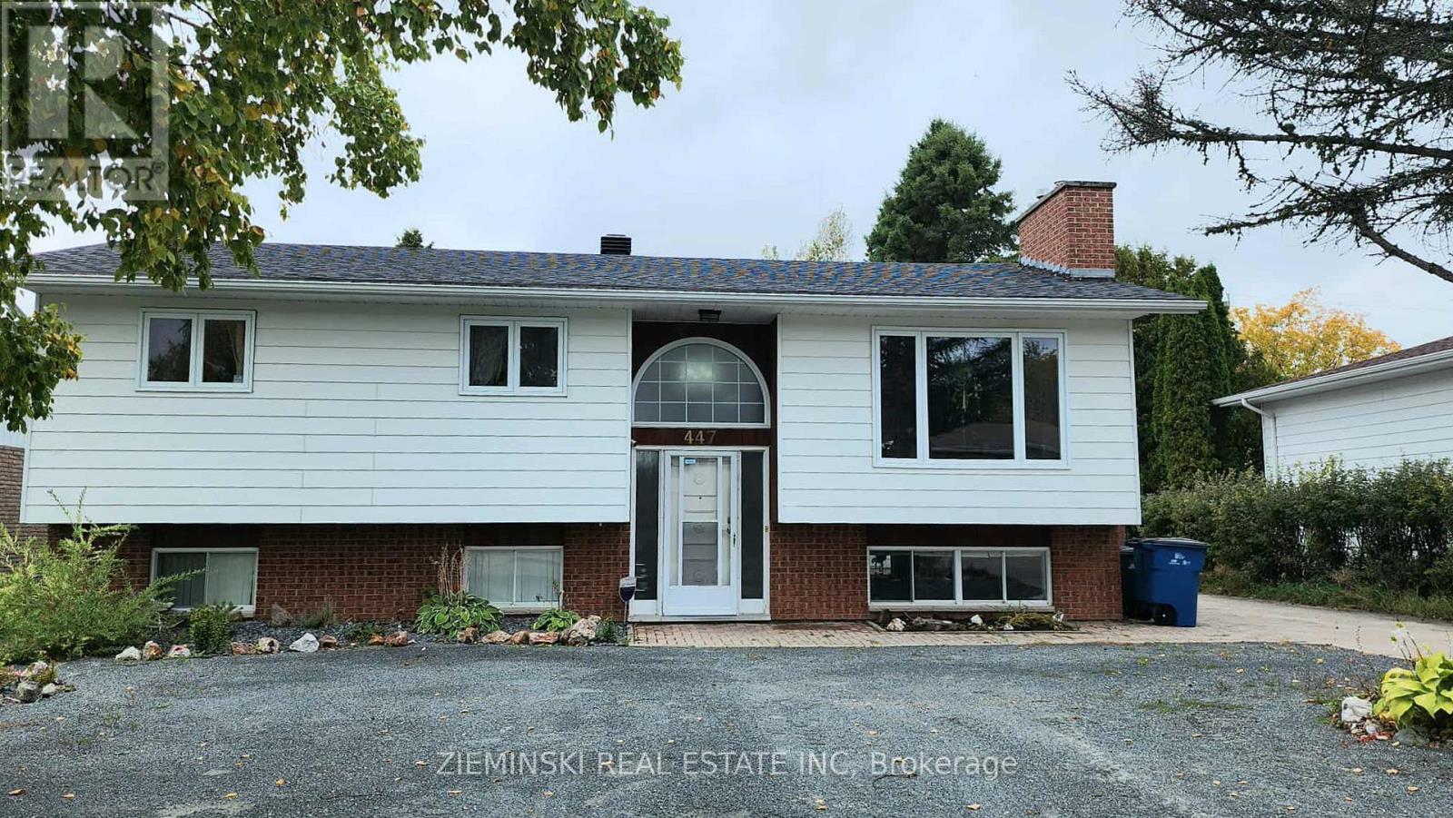 447 ELEVENTH AVENUE, Cochrane, Ontario