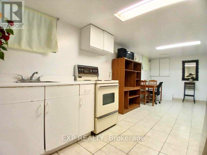 Lower - 931 Pape Avenue, Toronto, Ontario  M4K 3W8 - Photo 2 - E12428364