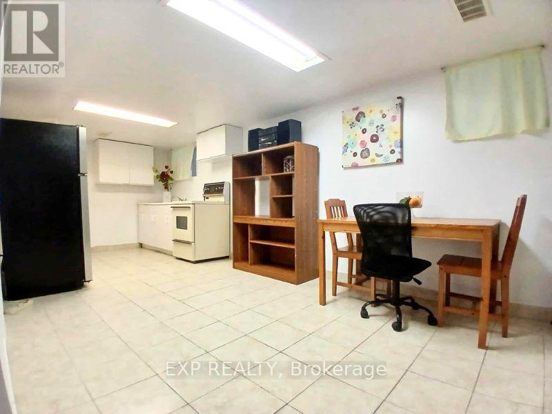 Lower - 931 Pape Avenue, Toronto, Ontario  M4K 3W8 - Photo 3 - E12428364