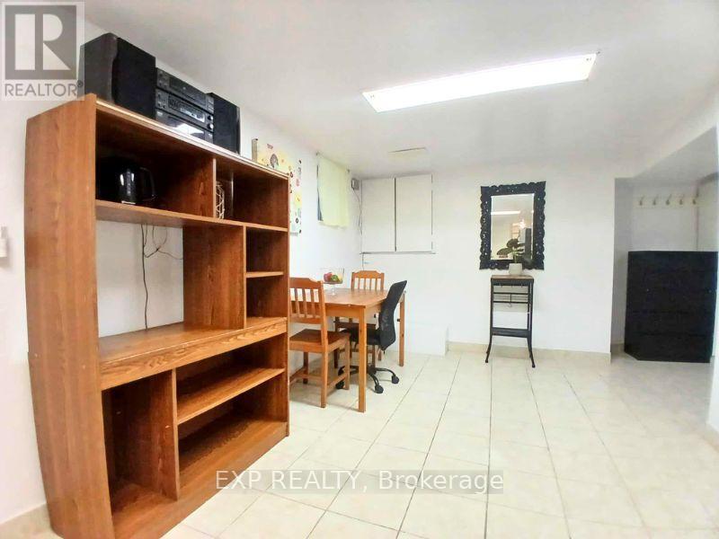 Lower - 931 Pape Avenue, Toronto, Ontario  M4K 3W8 - Photo 4 - E12428364