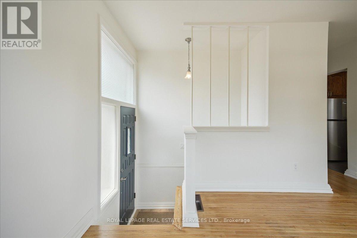10 Mendip Crescent, Toronto, Ontario  M1P 1Y4 - Photo 16 - E12428384