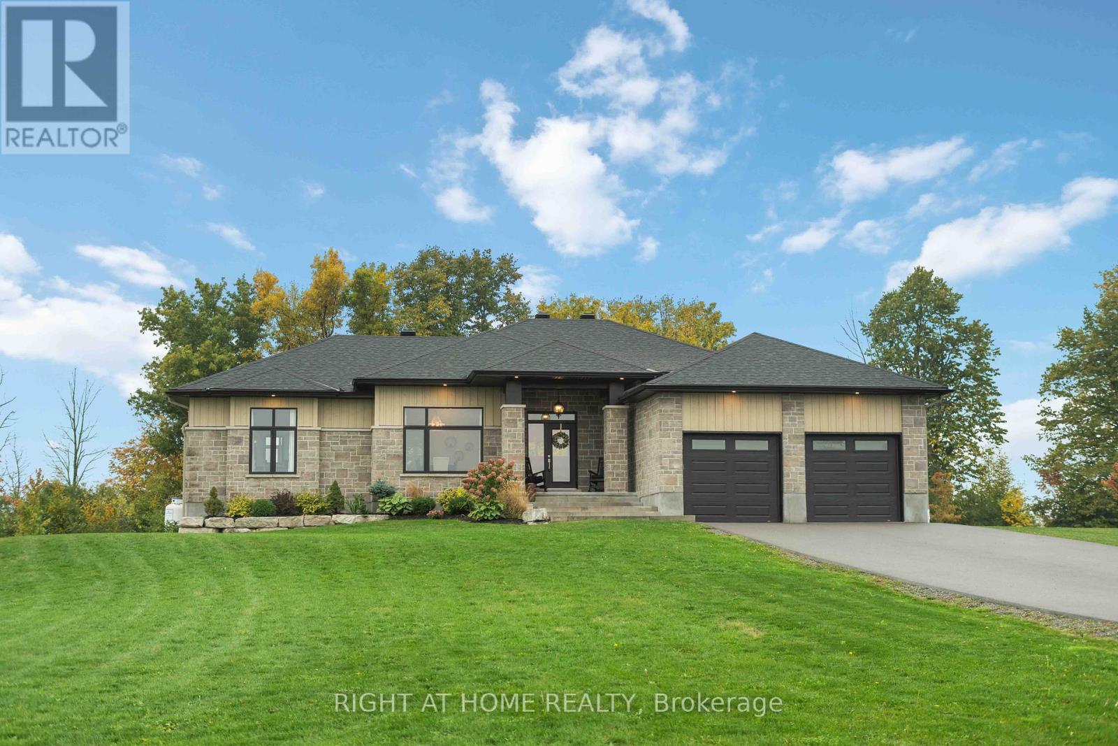 408 Gaelic Glen Ridge, Ottawa, Ontario  K0A 1B0 - Photo 2 - X12428485