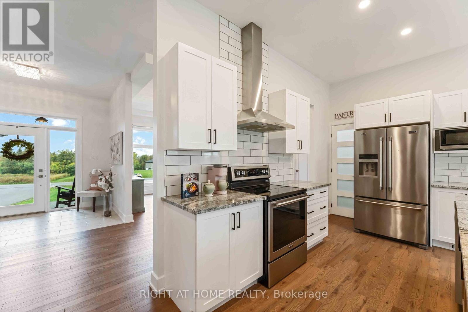 408 Gaelic Glen Ridge, Ottawa, Ontario  K0A 1B0 - Photo 7 - X12428485