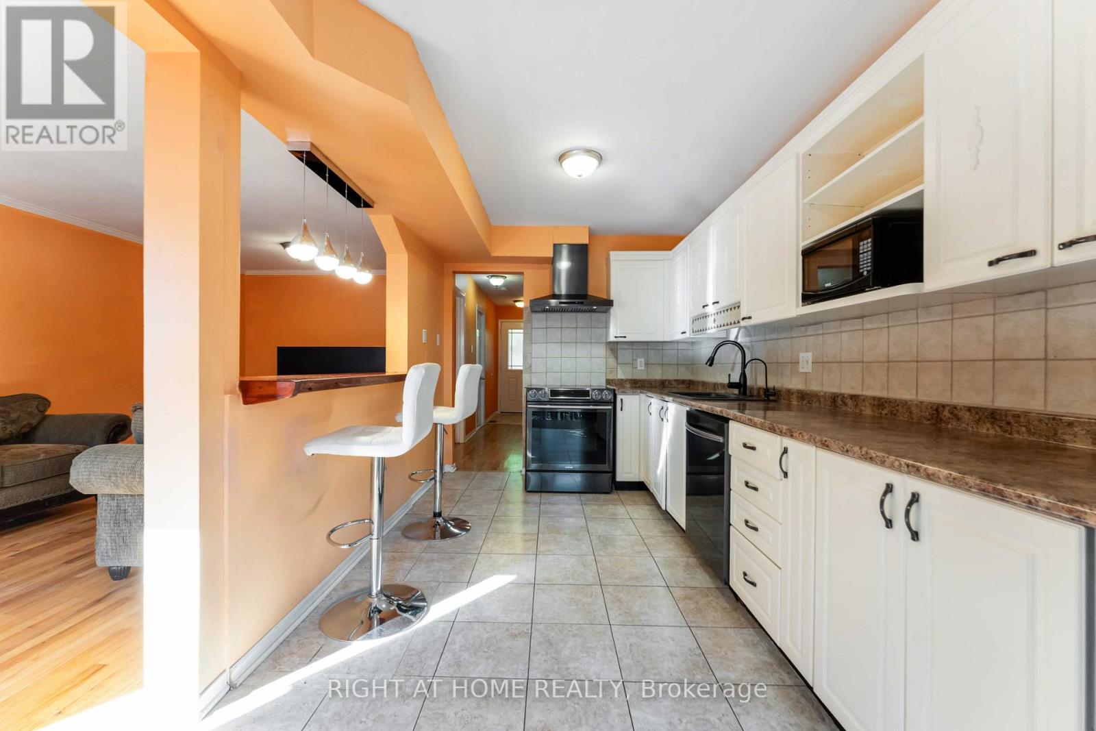 5 Harrington Court, Ottawa, Ontario  K2K 2S7 - Photo 10 - X12428486