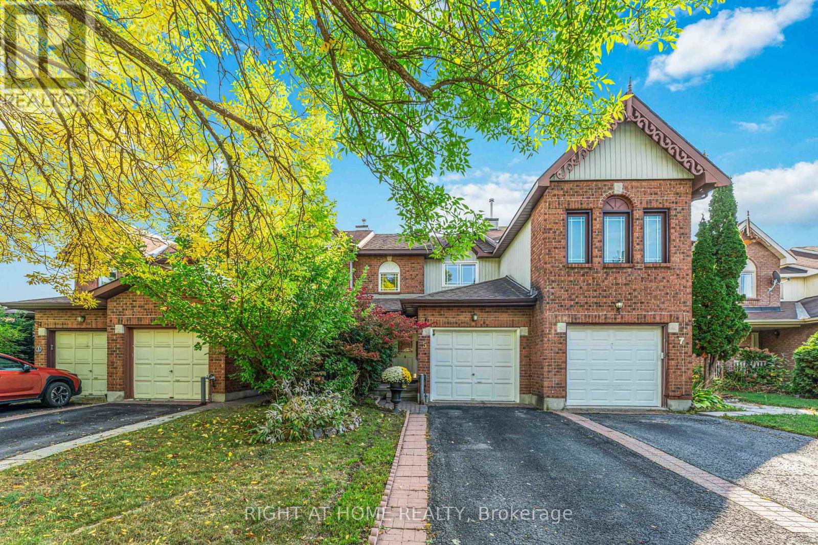 5 Harrington Court, Ottawa, Ontario  K2K 2S7 - Photo 2 - X12428486
