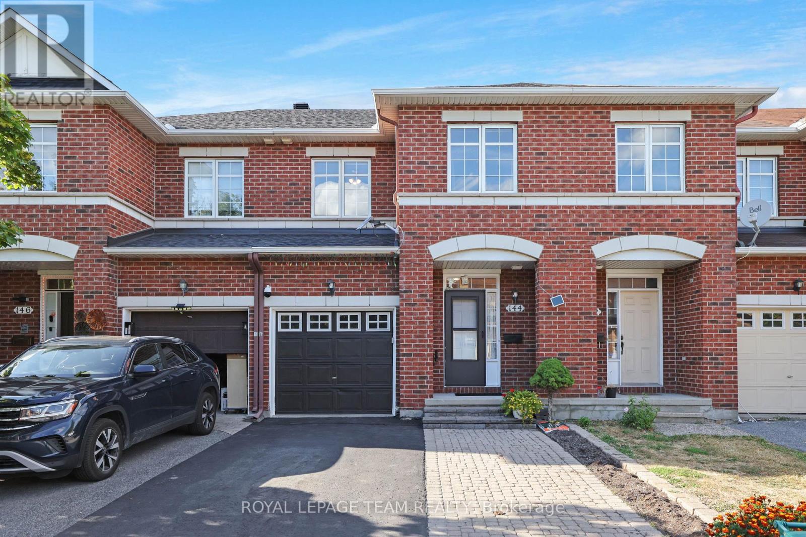 144 DEERCROFT AVENUE, Ottawa, Ontario