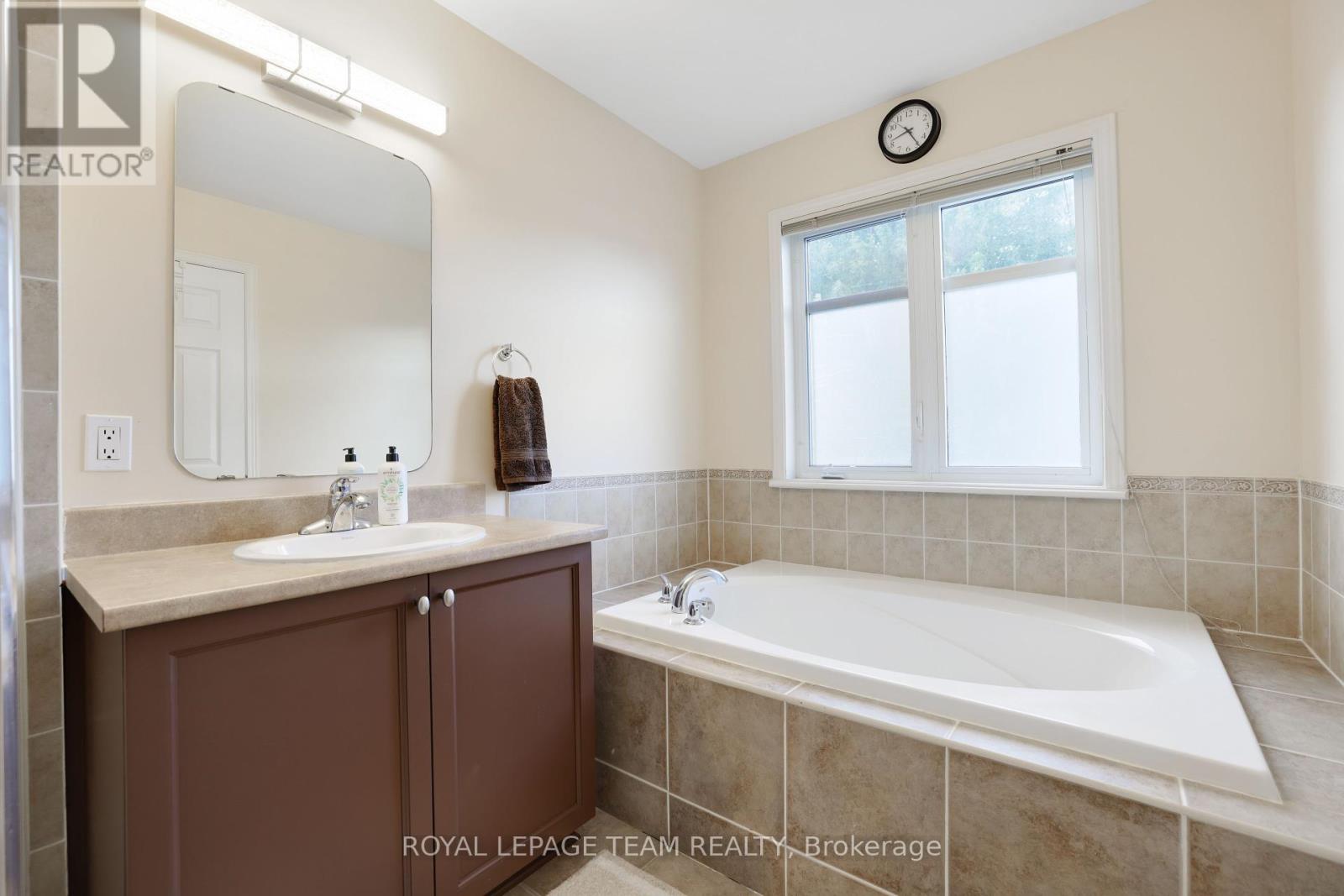 144 Deercroft Avenue, Ottawa, Ontario  K2J 5H9 - Photo 27 - X12428497
