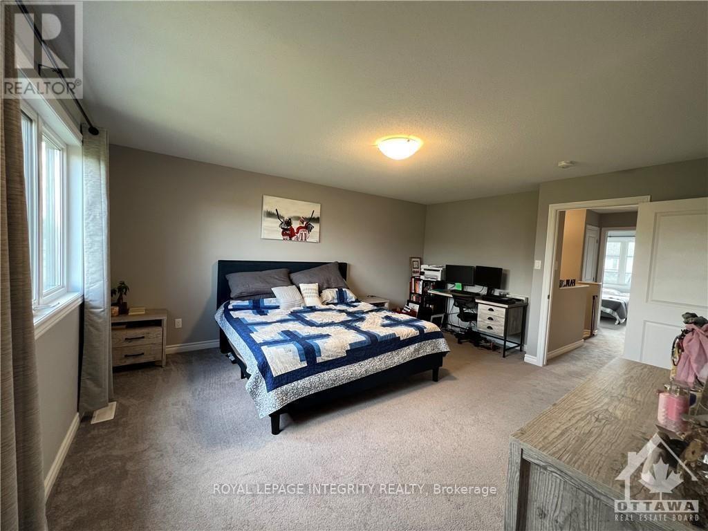 153 Bandelier Way, Ottawa, Ontario  K2S 2J6 - Photo 10 - X12428539