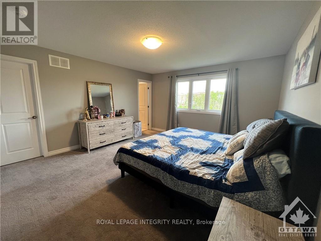 153 Bandelier Way, Ottawa, Ontario  K2S 2J6 - Photo 11 - X12428539