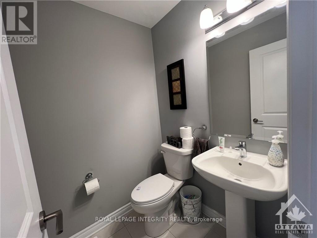 153 Bandelier Way, Ottawa, Ontario  K2S 2J6 - Photo 17 - X12428539