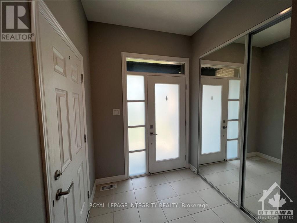 153 Bandelier Way, Ottawa, Ontario  K2S 2J6 - Photo 3 - X12428539