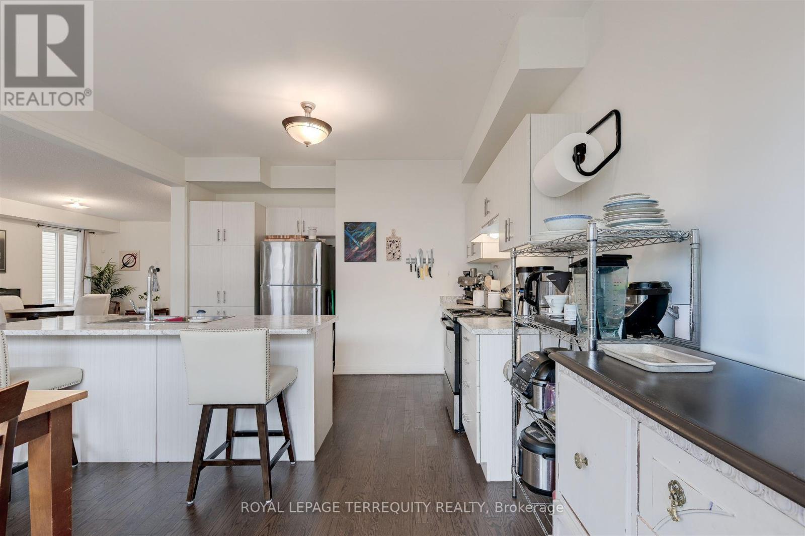 137 East Shore Drive, Clarington, Ontario  L1C 1Z8 - Photo 17 - E12428122