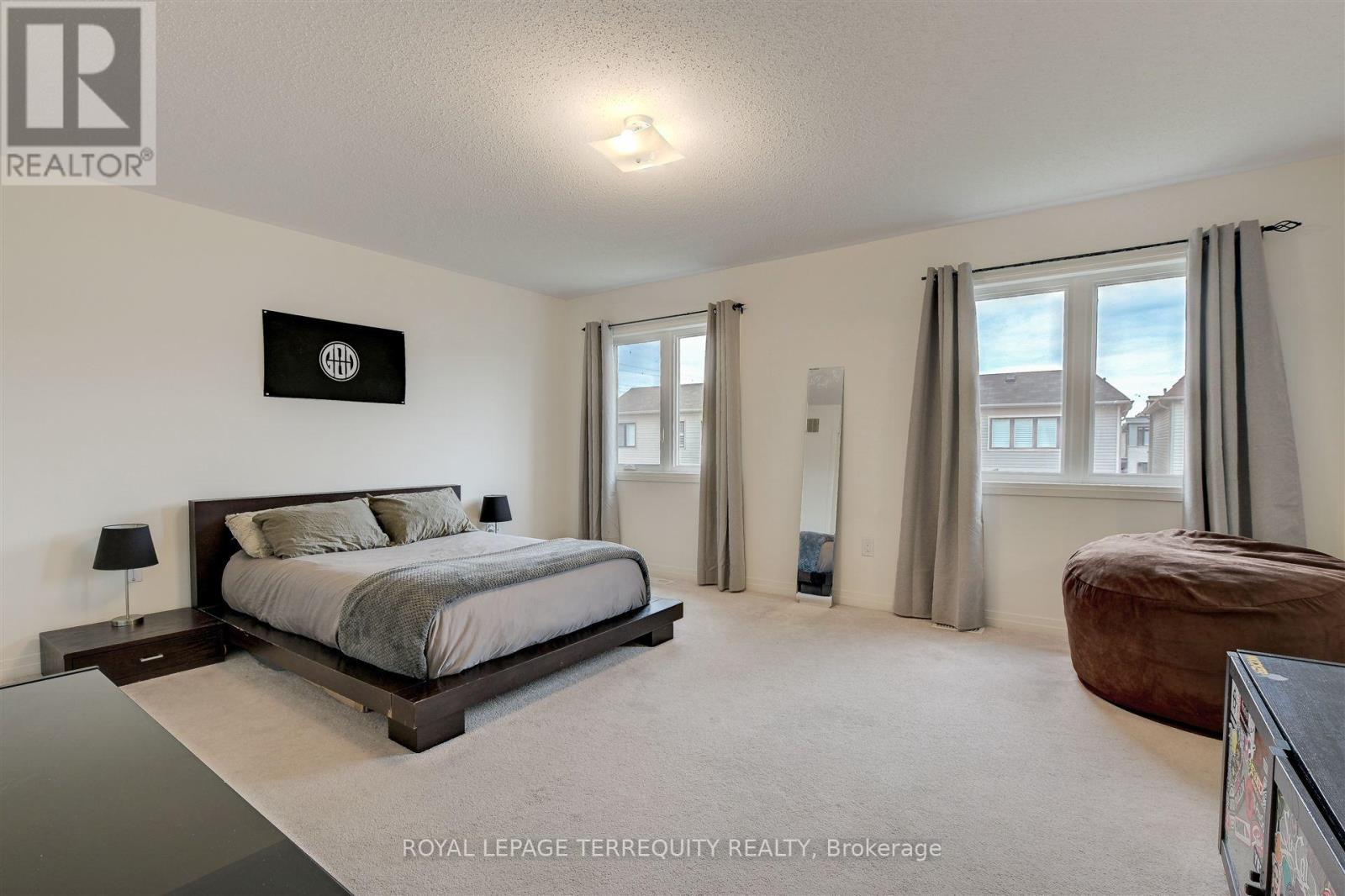 137 East Shore Drive, Clarington, Ontario  L1C 1Z8 - Photo 23 - E12428122