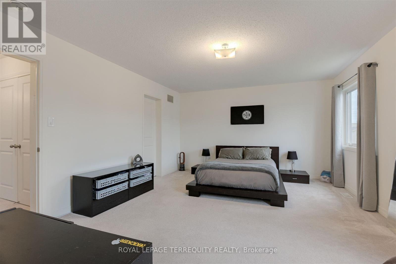 137 East Shore Drive, Clarington, Ontario  L1C 1Z8 - Photo 25 - E12428122
