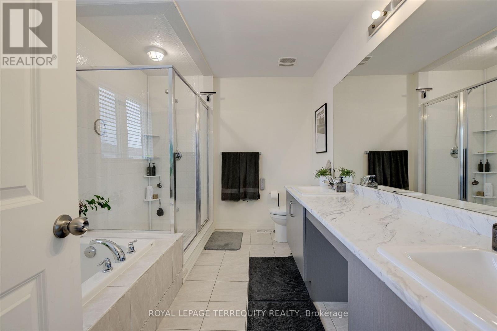 137 East Shore Drive, Clarington, Ontario  L1C 1Z8 - Photo 26 - E12428122