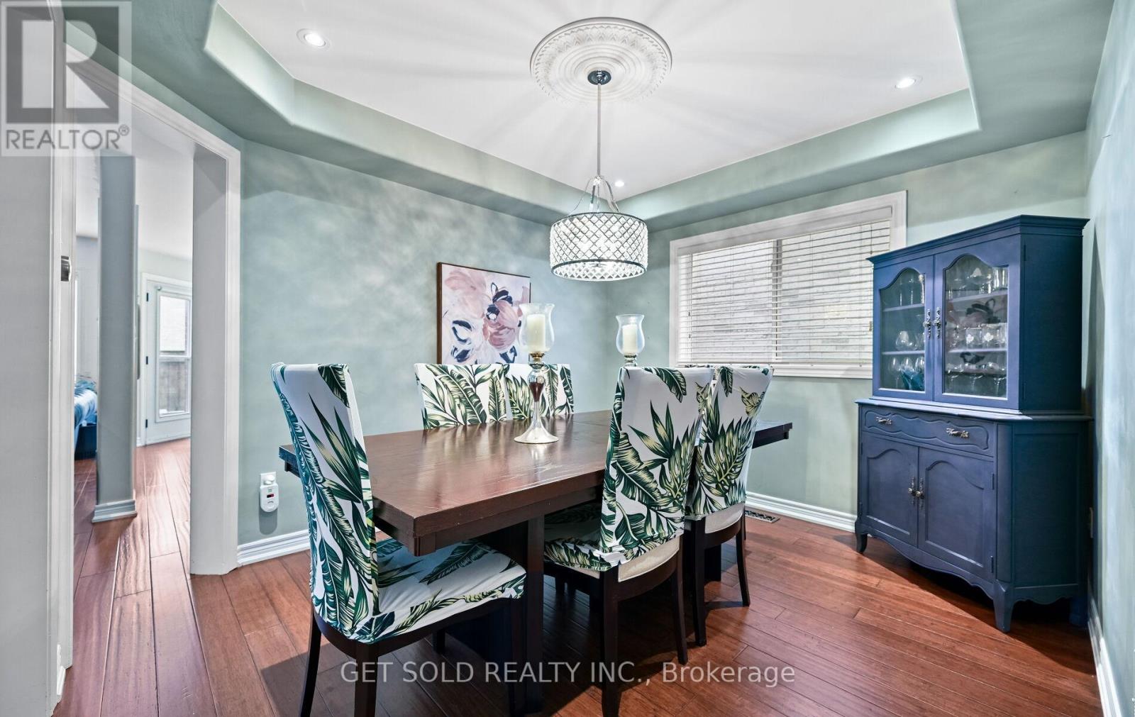 47 Trailview Lane, Caledon, Ontario  L7E 2W1 - Photo 4 - W12426698