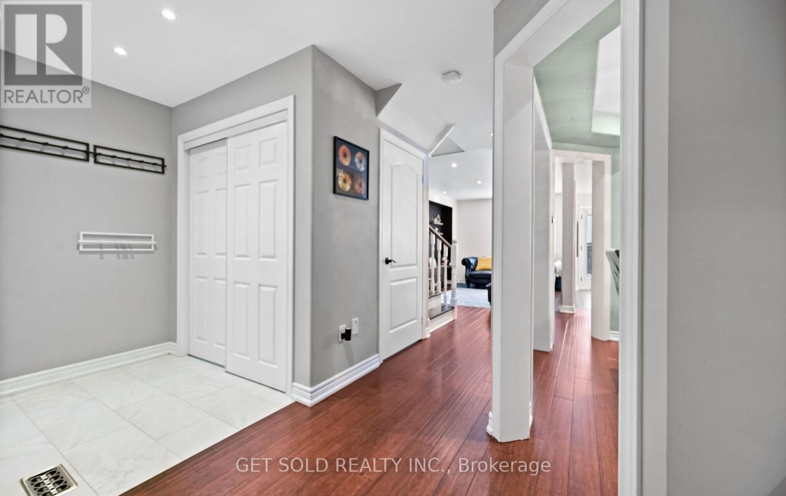 47 Trailview Lane, Caledon, Ontario  L7E 2W1 - Photo 3 - W12426698