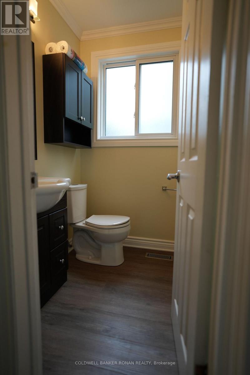 43 Adeline Avenue, New Tecumseth, Ontario  L0G 1W0 - Photo 14 - N12428375