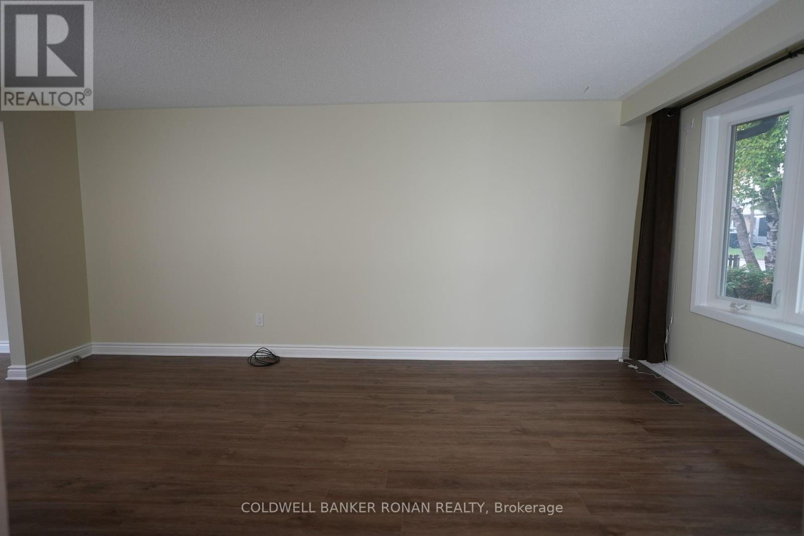 43 Adeline Avenue, New Tecumseth, Ontario  L0G 1W0 - Photo 5 - N12428375