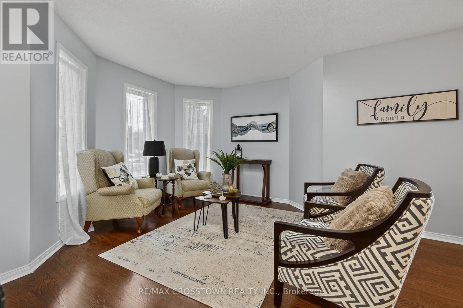 1258 Vincent Crescent, Innisfil, Ontario  L9S 1Z6 - Photo 2 - N12428389
